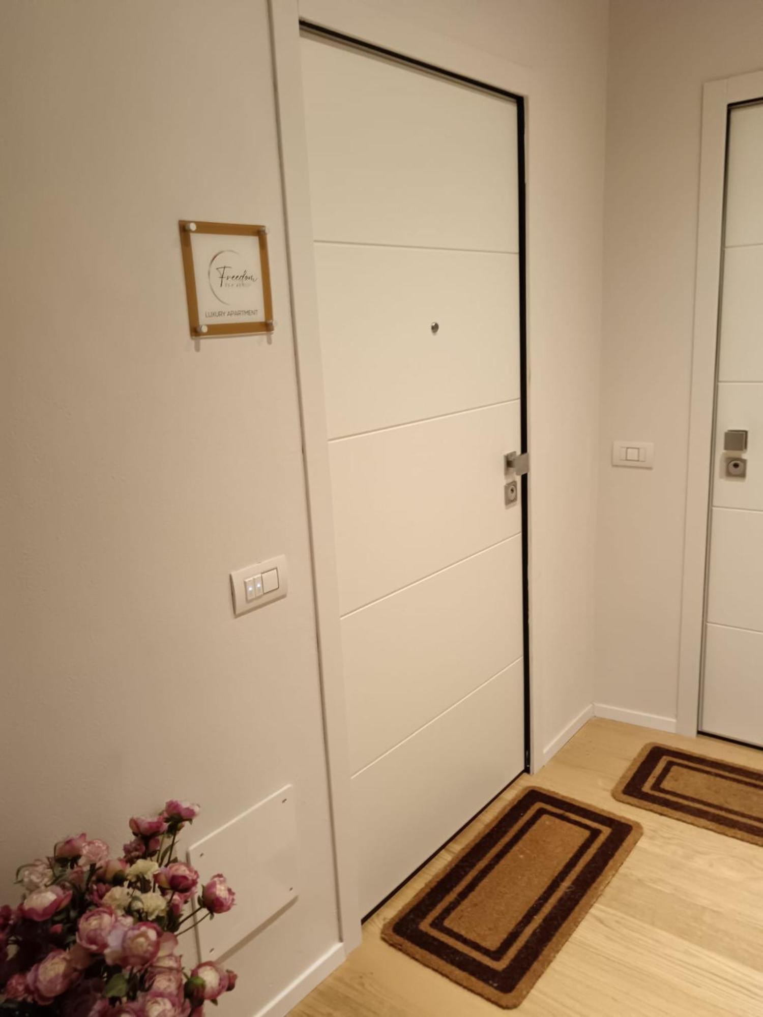 Freedom Suites Parma Exteriör bild